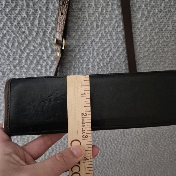 Vtg Brahmin Two-toned Black and Brown Leather Crossbody Bag Croc Embossed - Picture 3 of 13